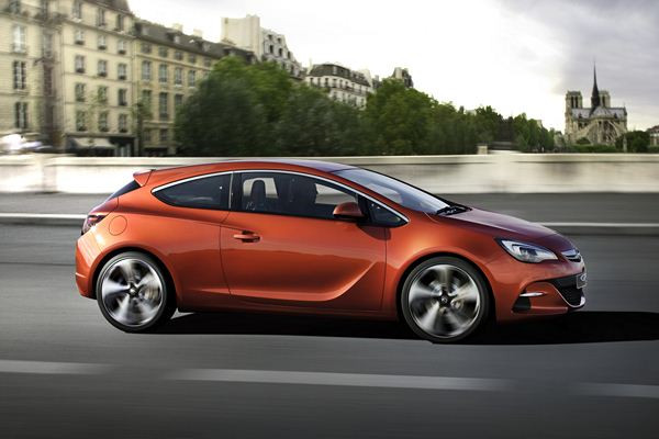 Le show car Opel GTC Paris affiche ses ambitions sportives au Mondial
