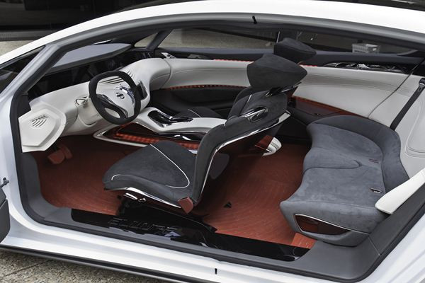Nissan dévoile le concept hybride Ellure au salon de Los Angeles