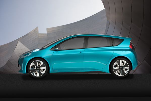 Toyota présente un concept de citadine hybride au salon de Détroit