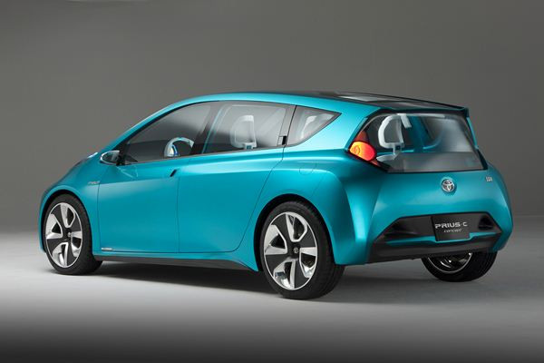 Toyota présente un concept de citadine hybride au salon de Détroit