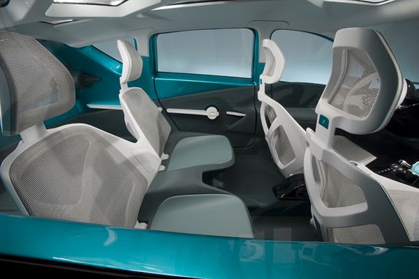 Toyota présente un concept de citadine hybride au salon de Détroit