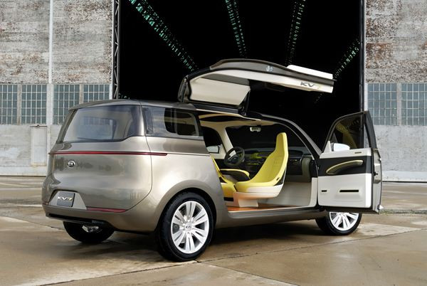 Kia présente un concept futuriste de grand monospace doté d'une porte papillon