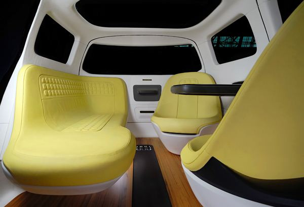 Kia présente un concept futuriste de grand monospace doté d'une porte papillon