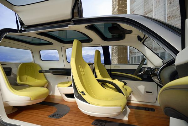 Kia présente un concept futuriste de grand monospace doté d'une porte papillon
