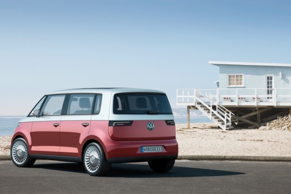 Volkswagen présente le concept de monospace électrique Bulli à Genève