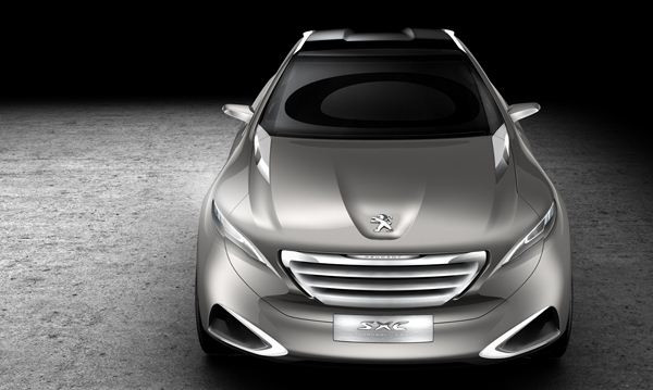Peugeot présente le concept-car SXC au salon de Shanghai