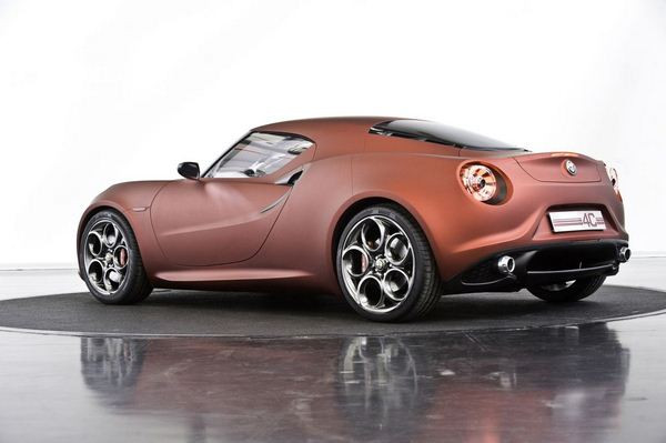 Retour sur le concept de coupé sport Alfa 4C
