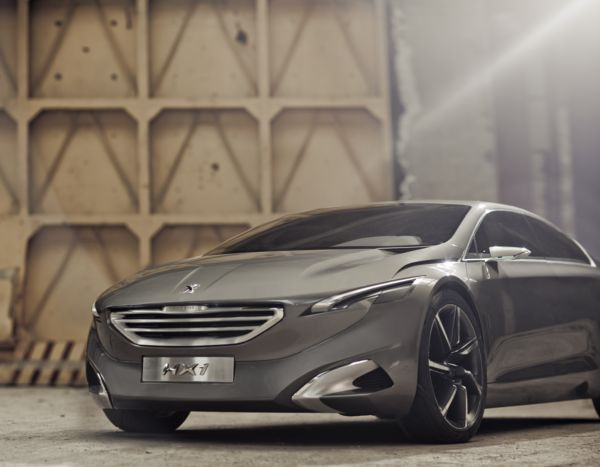Peugeot dévoile le concept-car HX1 à Francfort