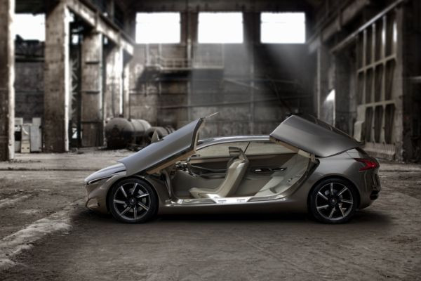 Peugeot dévoile le concept-car HX1 à Francfort
