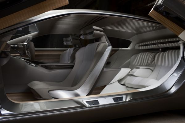 Peugeot dévoile le concept-car HX1 à Francfort