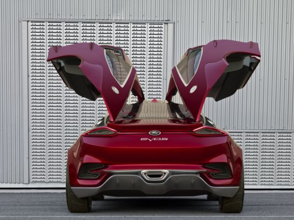 Le concept Evos préfigure le style de la prochaine génération des modèles Ford