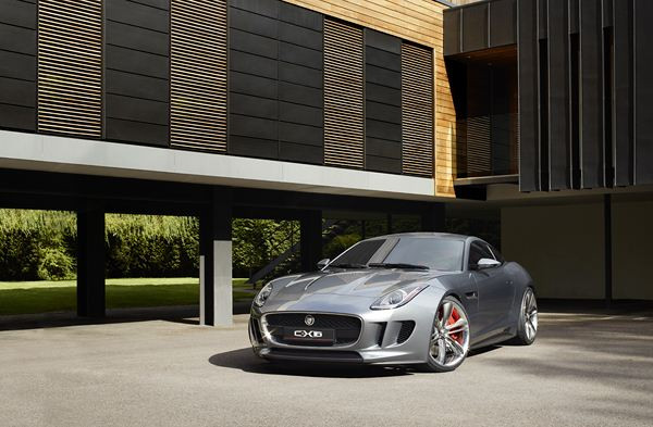 Jaguar dévoile un concept de voiture de sport « Un plus Un » hybride