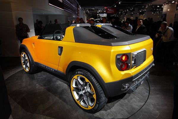 Land Rover dévoile le concept DC100 Sport