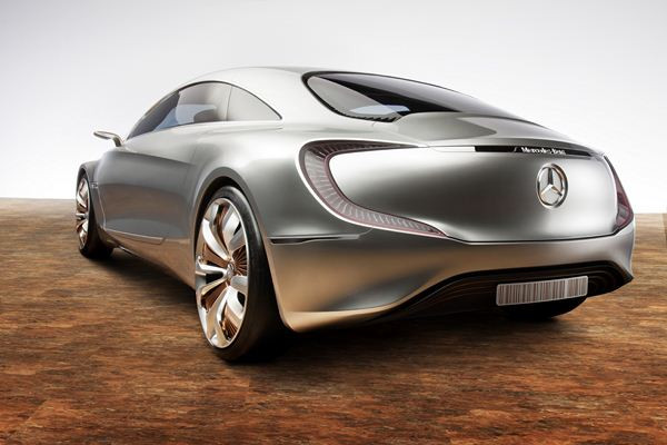 Mercedes présente un concept de berline hybride rechargeable à pile à combustible