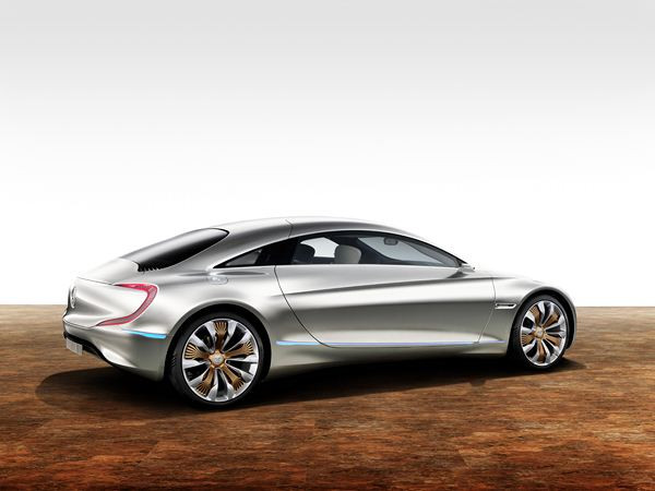 Mercedes présente un concept de berline hybride rechargeable à pile à combustible