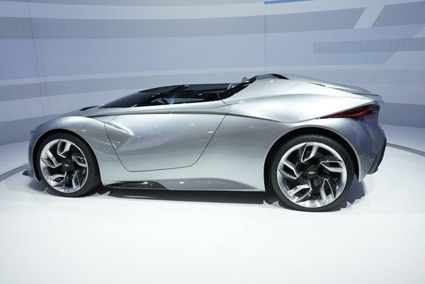 Un concept de roadster futuriste Chevrolet Miray à Francfort