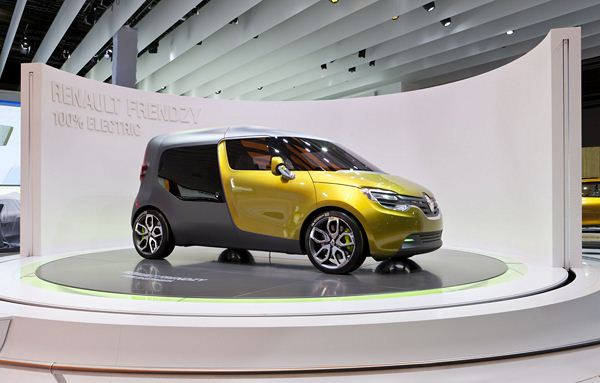 Zoom sur le concept Renault Frendzy de ludospace professionnel