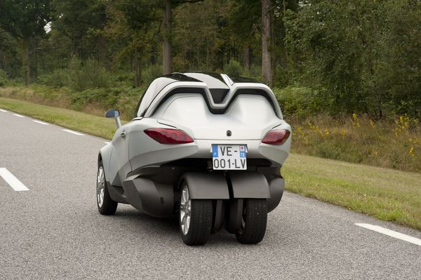 PSA Peugeot Citroën présente le concept de Véhicule électrique Léger de Ville