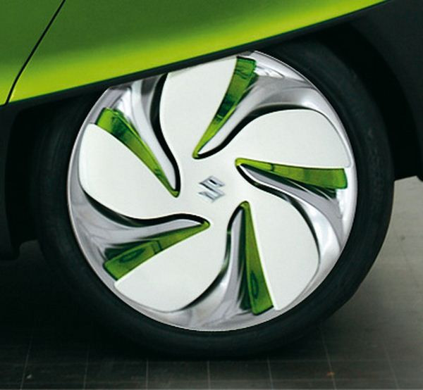 Un concept Suzuki de mini-citadine allégée présenté à Tokyo