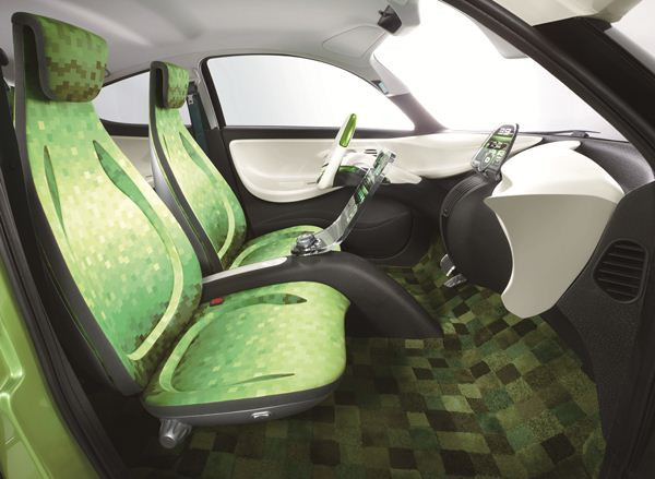 Un concept Suzuki de mini-citadine allégée présenté à Tokyo