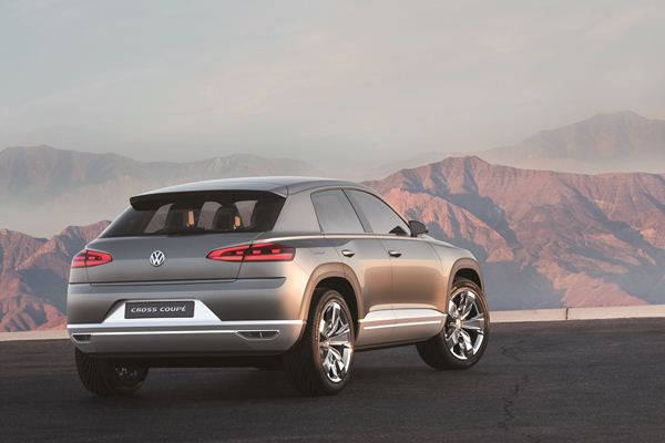 Le concept Volkswagen Cross-coupé hybride rechargeable se dévoile au salon de Tokyo
