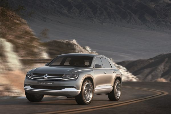 Le concept Volkswagen Cross-coupé hybride rechargeable se dévoile au salon de Tokyo