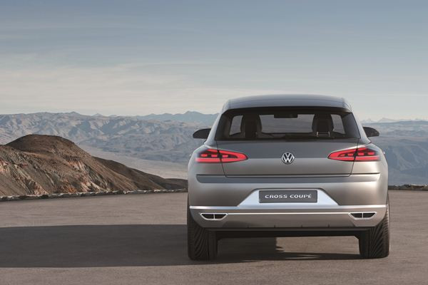 Le concept Volkswagen Cross-coupé hybride rechargeable se dévoile au salon de Tokyo