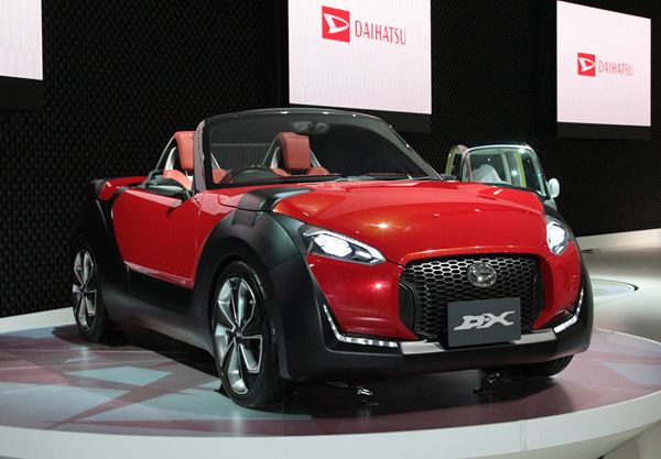 Un concept Daihatsu de petit roadster D-X présenté à Tokyo