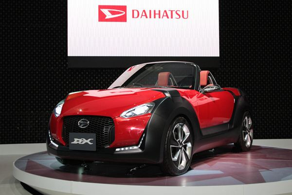 Un concept Daihatsu de petit roadster D-X présenté à Tokyo