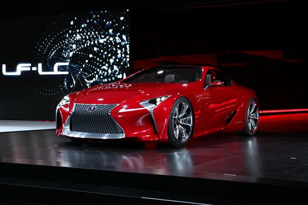 Lexus dévoile le concept de coupé sport hybride LF-LC à Détroit