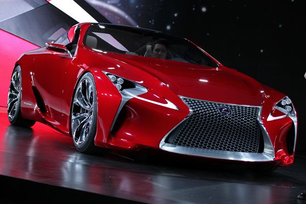 Lexus dévoile le concept de coupé sport hybride LF-LC à Détroit