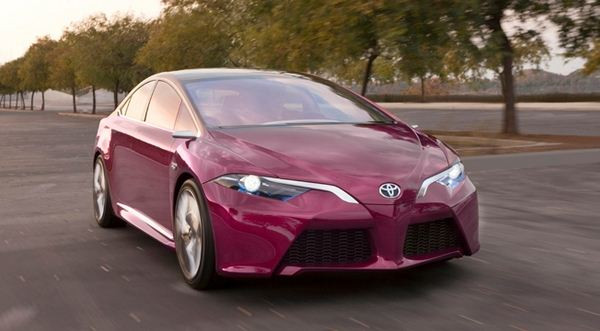 Un concept futuriste de berline hybride rechargeable Toyota à Détroit