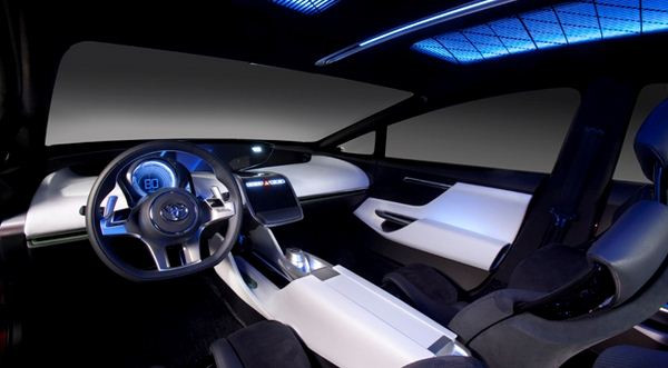Un concept futuriste de berline hybride rechargeable Toyota à Détroit