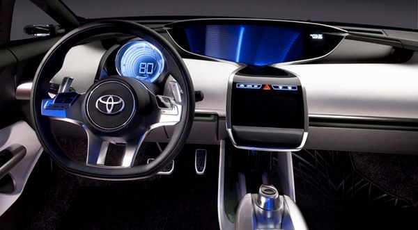 Un concept futuriste de berline hybride rechargeable Toyota à Détroit