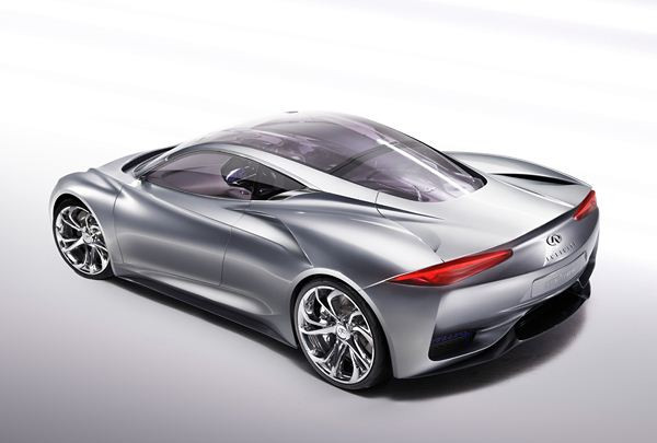 Infiniti lève le voile sur le concept de sportive électrique Emerg-E