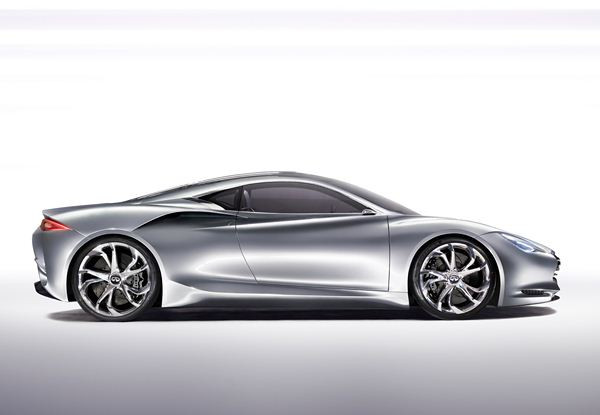 Infiniti lève le voile sur le concept de sportive électrique Emerg-E