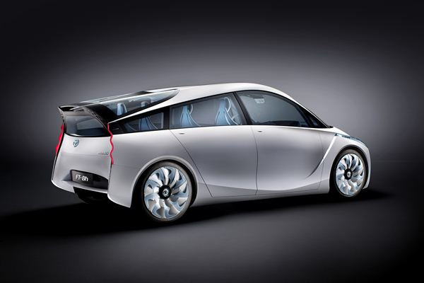 Toyota présente le concept FT-Bh à Genève