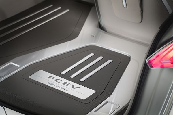 Un concept Nissan TeRRA de SUV électrique doté de la technologie de pile à combustible