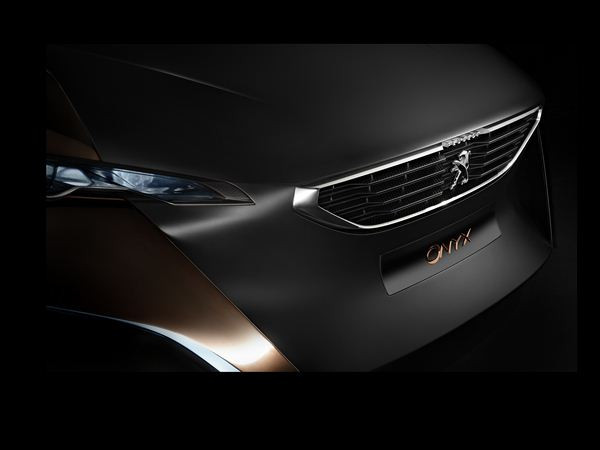 Un concept Peugeot de super-car hybride à moteur V8 doté de 600 ch