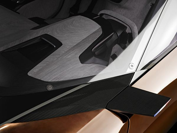 Un concept Peugeot de super-car hybride à moteur V8 doté de 600 ch