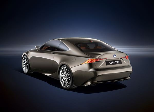 Un concept Lexus de coupé premium hybride de taille moyenne