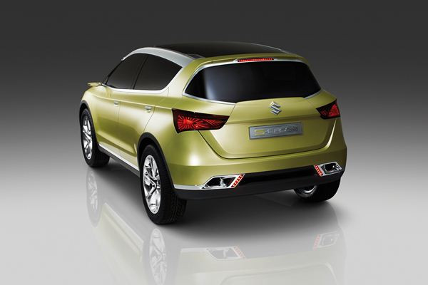 Le concept de crossover Suzuki S-Cross en avant-première au Mondial de l'Automobile