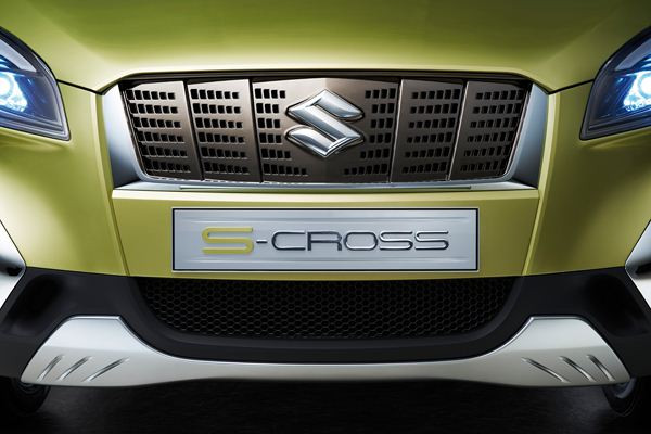 Le concept de crossover Suzuki S-Cross en avant-première au Mondial de l'Automobile