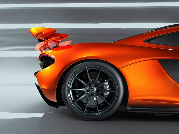 Le concept de supercar McLaren P1 dévoilé en première mondiale à Paris
