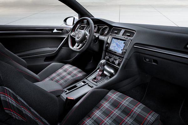 Une étude de la septième Volkswagen Golf GTI présentée au Mondial de Paris