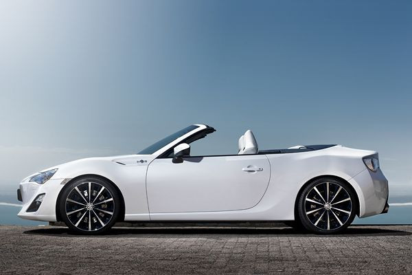 Une version cabriolet de la Toyota GT86 sous forme de concept FT-86 Open