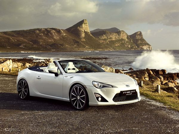 Une version cabriolet de la Toyota GT86 sous forme de concept FT-86 Open