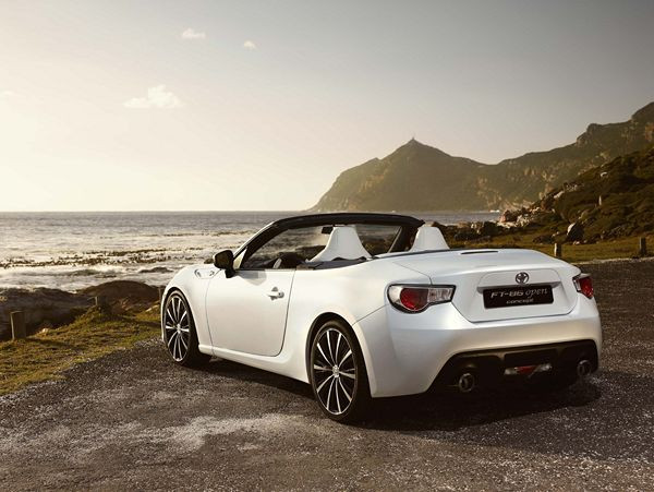 Une version cabriolet de la Toyota GT86 sous forme de concept FT-86 Open