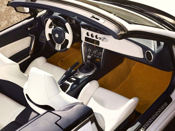 Une version cabriolet de la Toyota GT86 sous forme de concept FT-86 Open