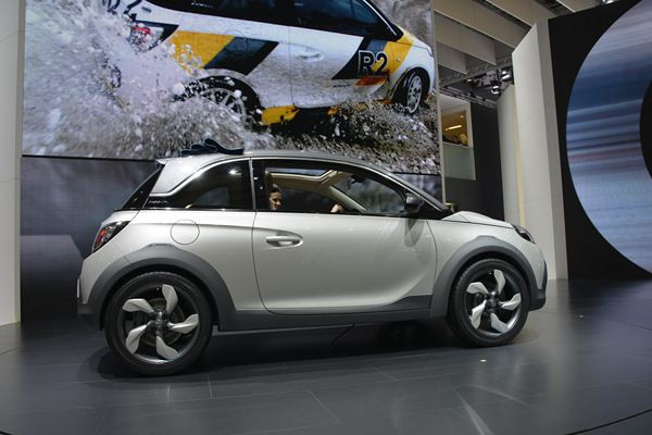 Première mondiale pour le concept découvrable Adam Rocks d'Opel à Genève